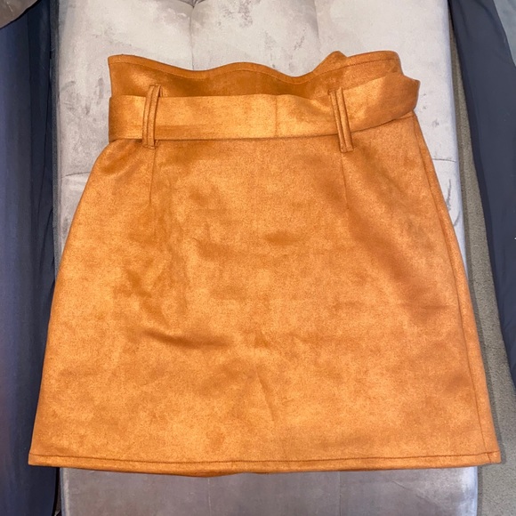 Khaki skirt with a belt - Picture 3 of 3